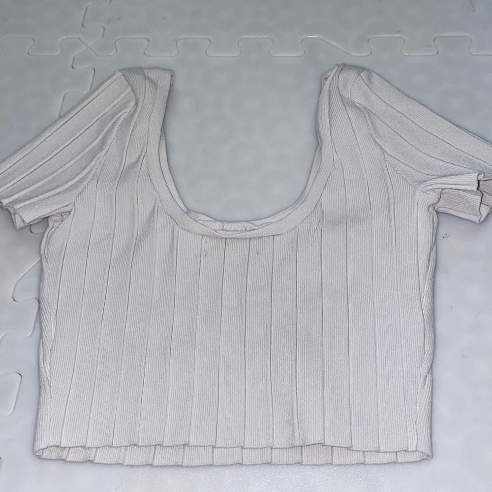 Pacsun / Kendall & Kylie Croptop - Picture 3 of 3